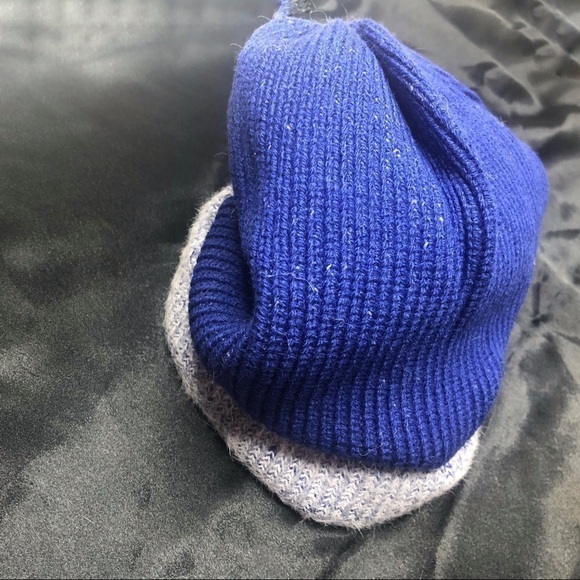 𝅺NEW-REVERSIBLE Two Color Ultra Soft/ Warm Beanie - Picture 7 of 8